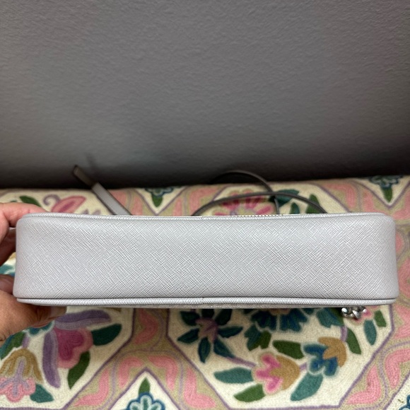 AUTHENTIC MICHAEL KORS CROSSBODY BAG. - Picture 5 of 8